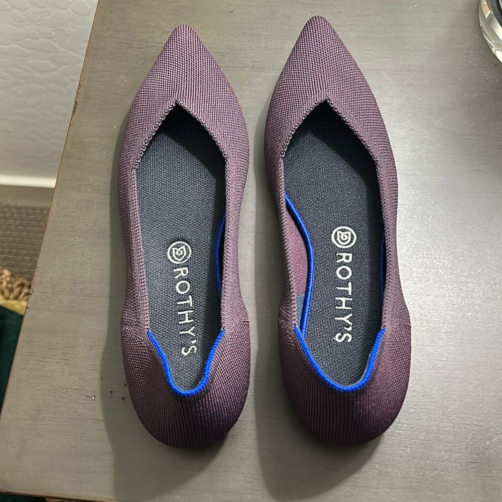Rothy’s point flats in EUC!! Purple color - beautiful in person!